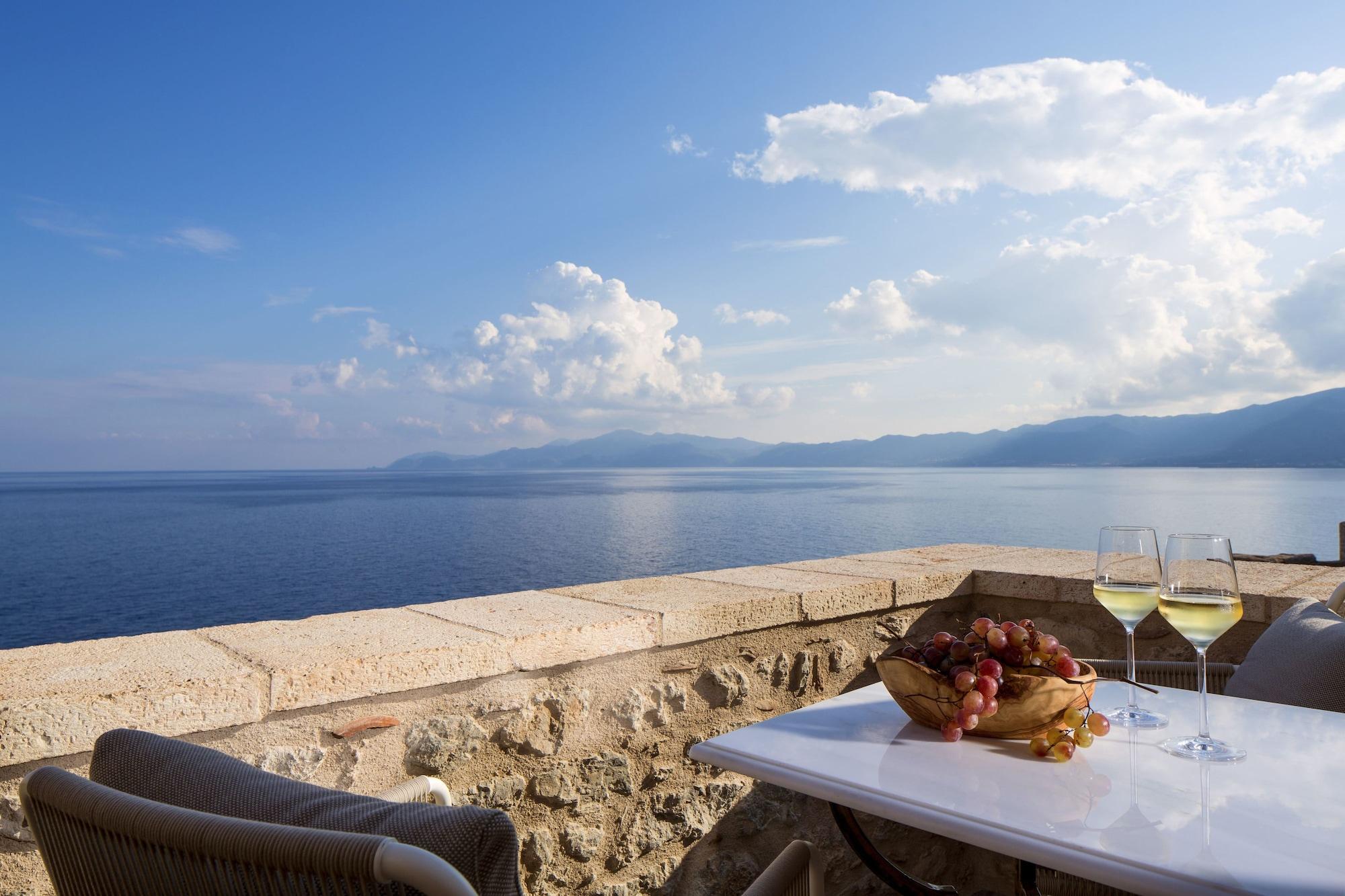 Hotel Moni Emvasis Luxury 4*