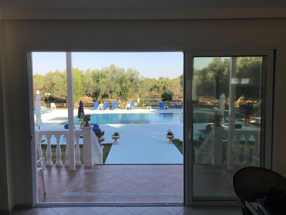 Ai Helis Aparthotel