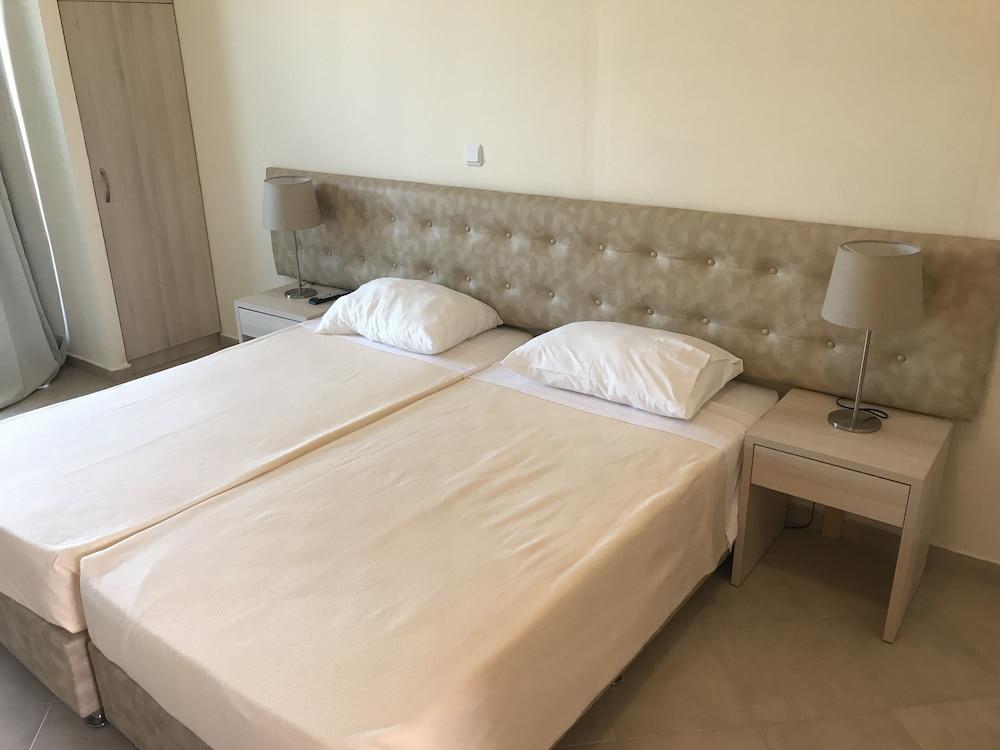 Ai Helis Aparthotel 2*