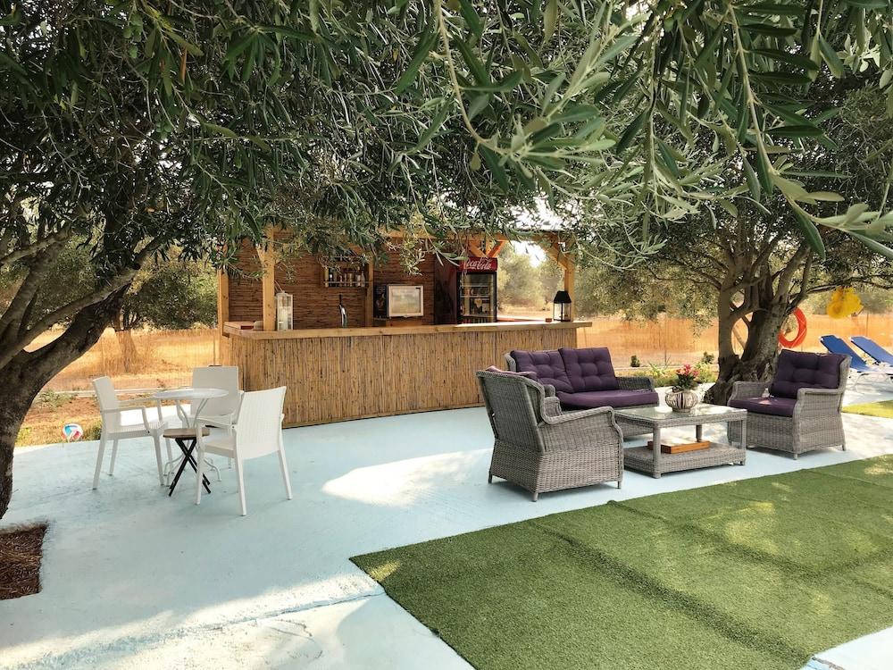 Ai Helis Aparthotel Svoronata