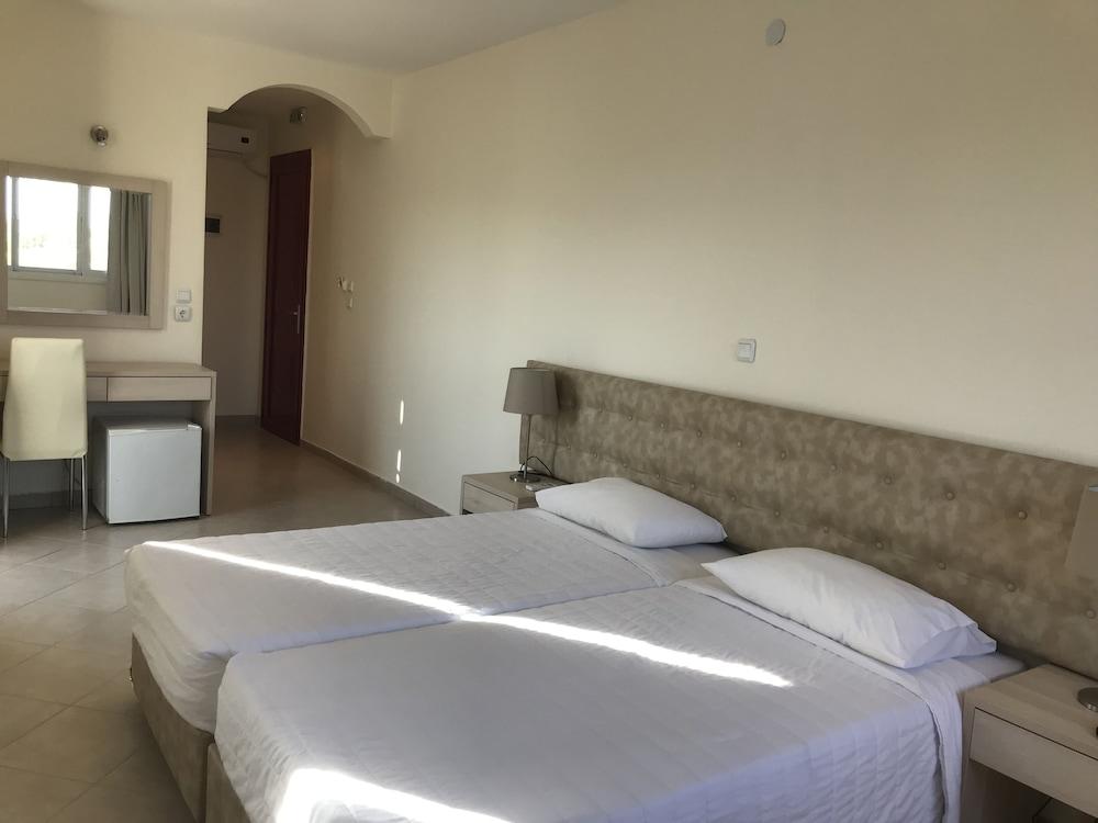 Ai Helis Aparthotel