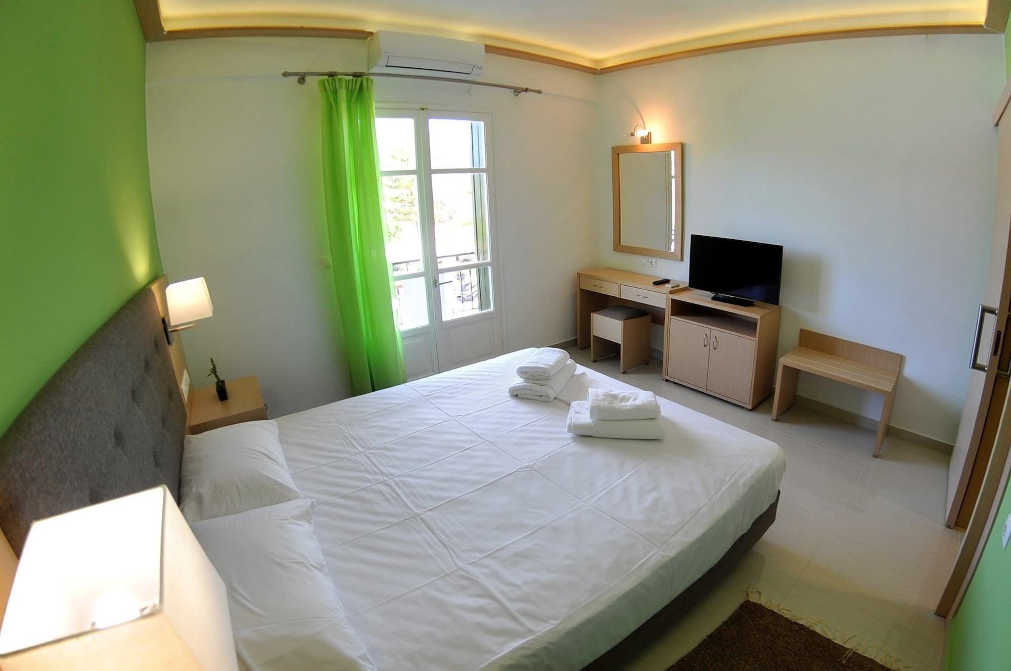 Vliho Bay & Apartment