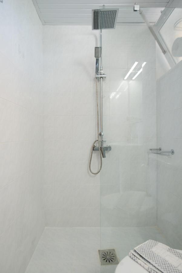 Mari Helen Apartment Kamisiana