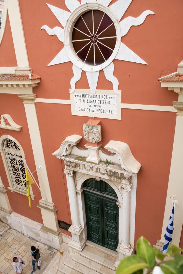 Mitropoleos *