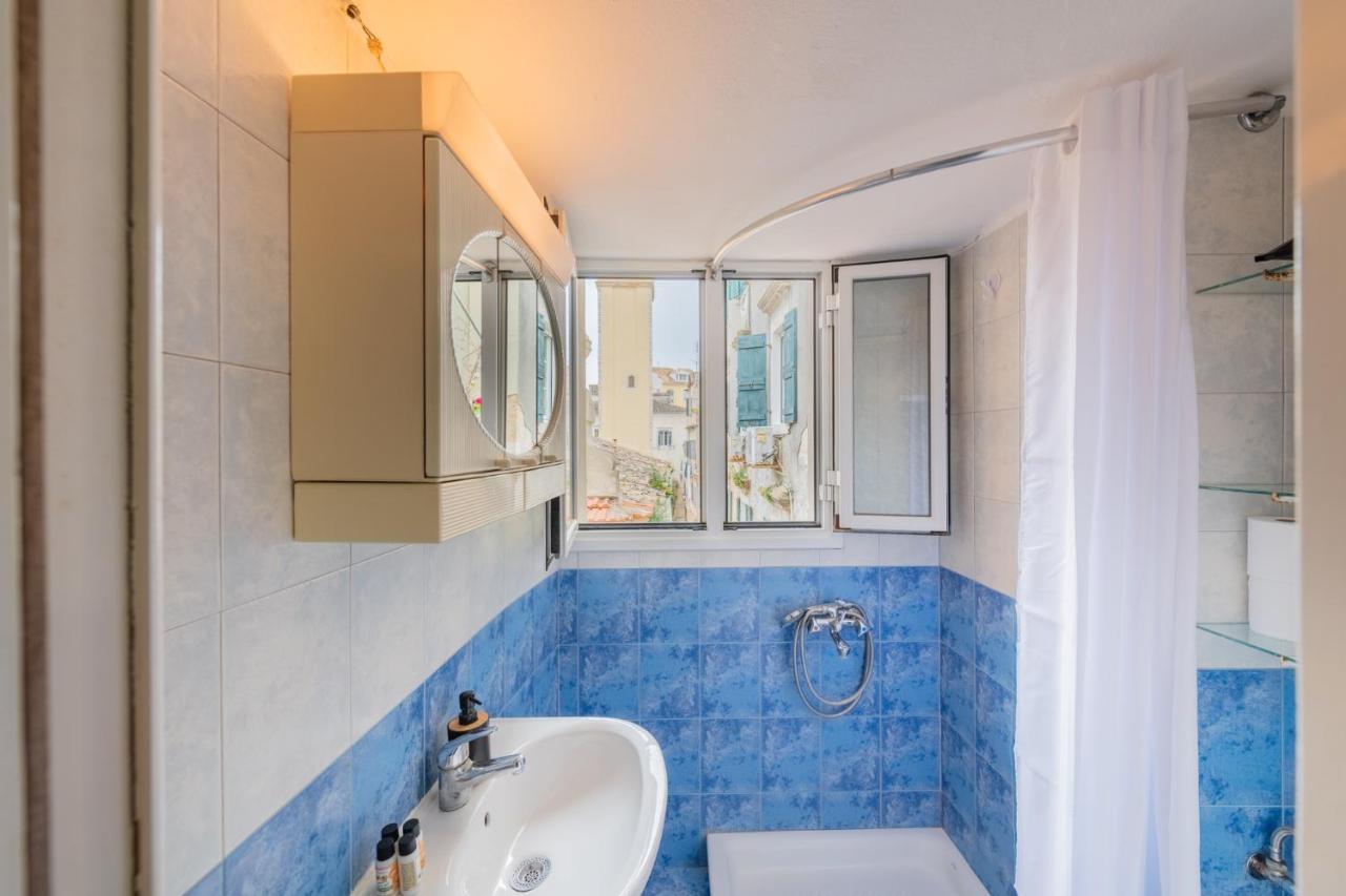 Mitropoleos Apartment