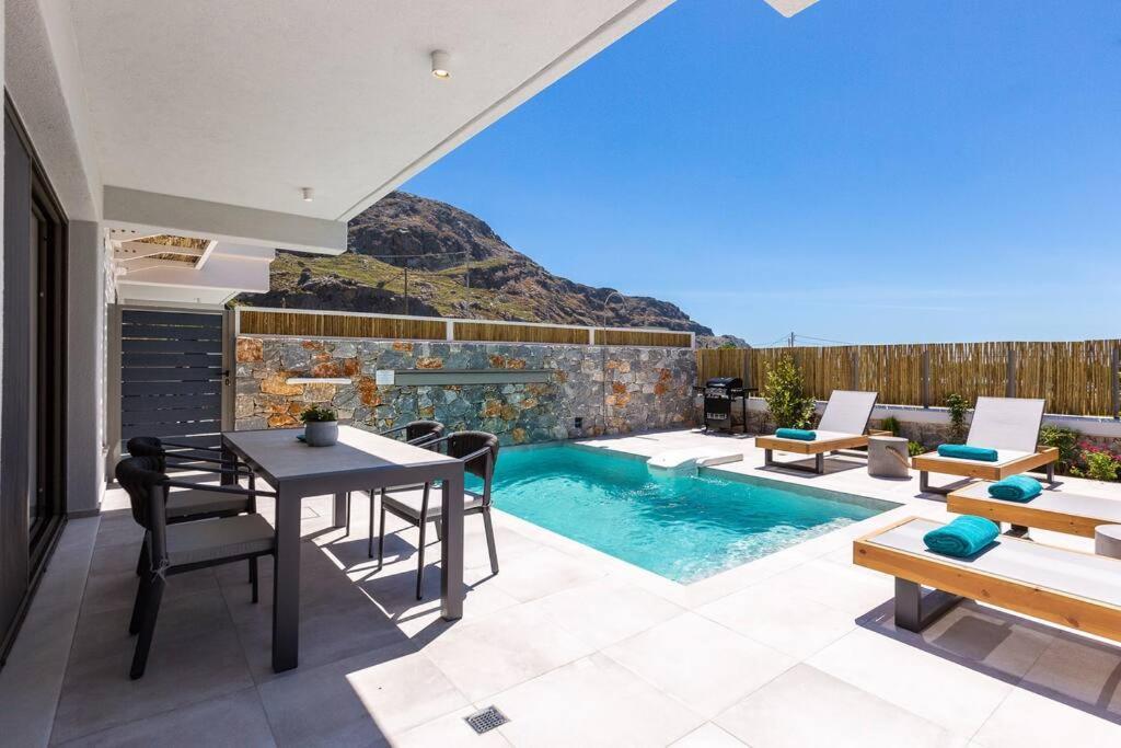 Holiday home Daphne-naiades/ 2 Bedrooms,luxury,beachfront