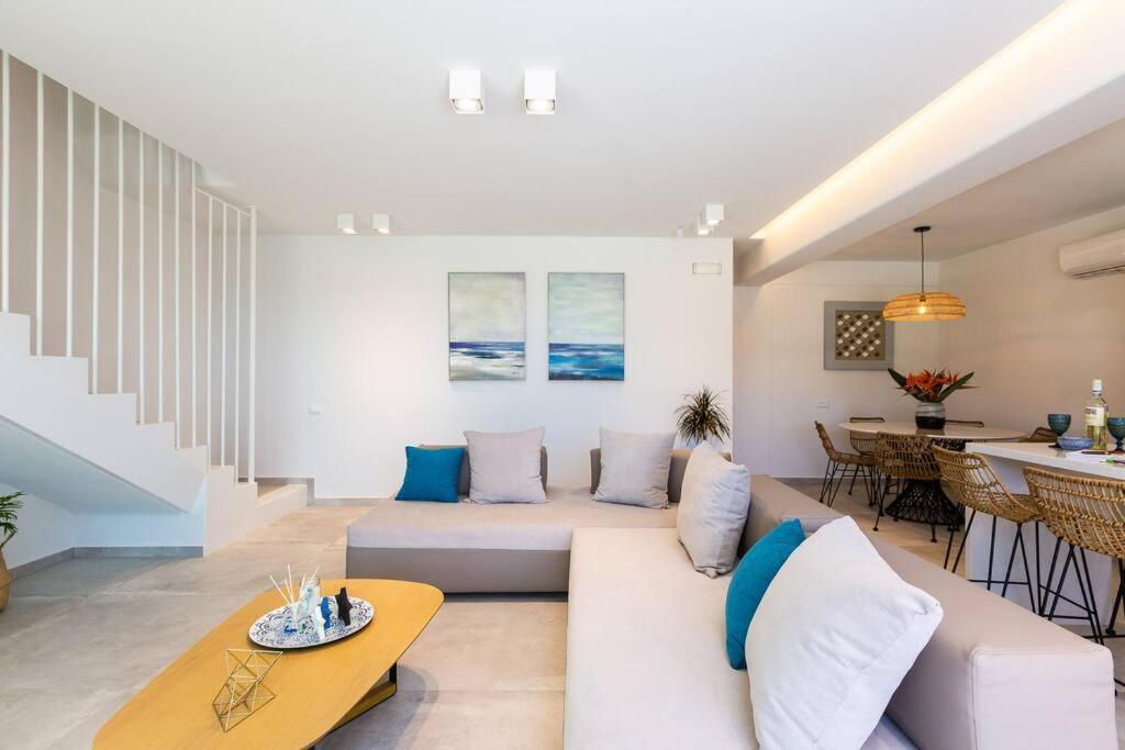 Holiday home Daphne-naiades/ 2 Bedrooms,luxury,beachfront *