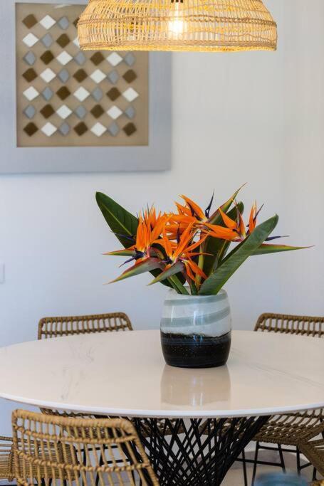 Daphne-naiades/ 2 Bedrooms,luxury,beachfront
