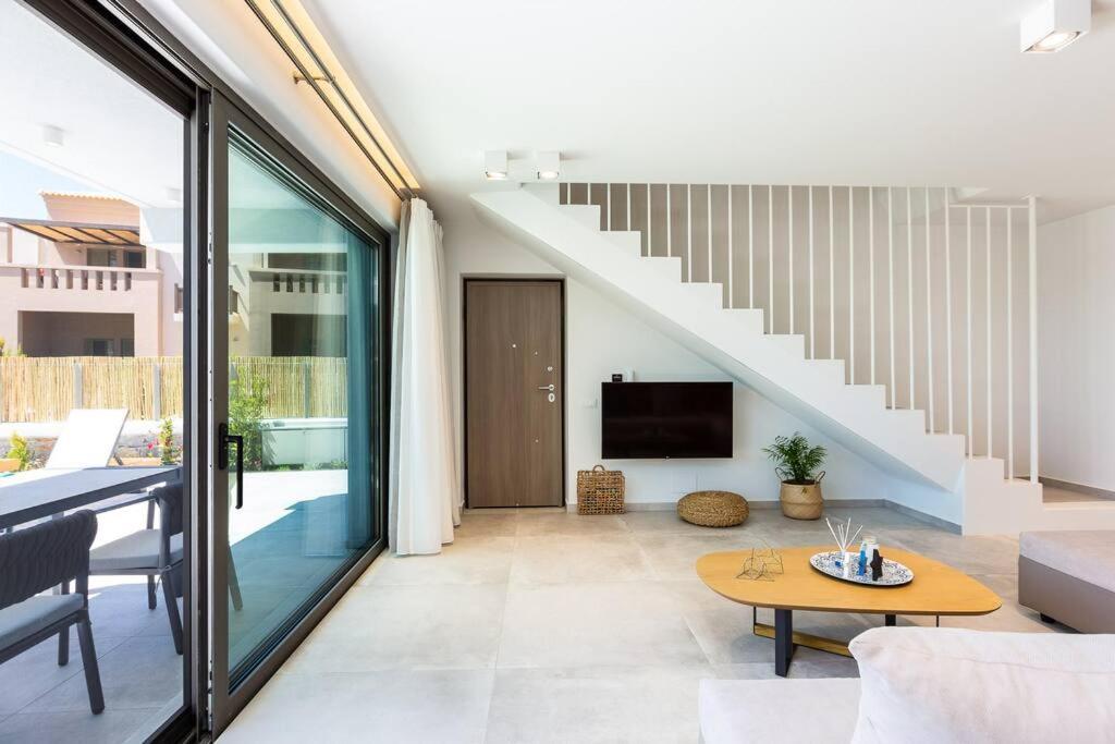 Daphne-naiades/ 2 Bedrooms,luxury,beachfront Plakias