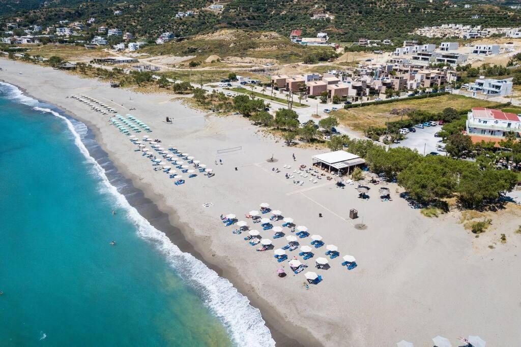 Daphne-naiades/ 2 Bedrooms,luxury,beachfront *