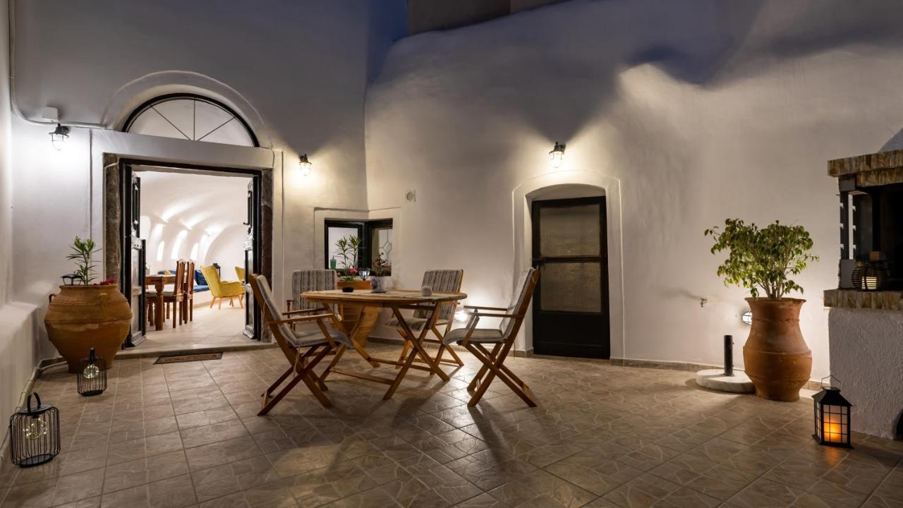 Iridanos Cave House *