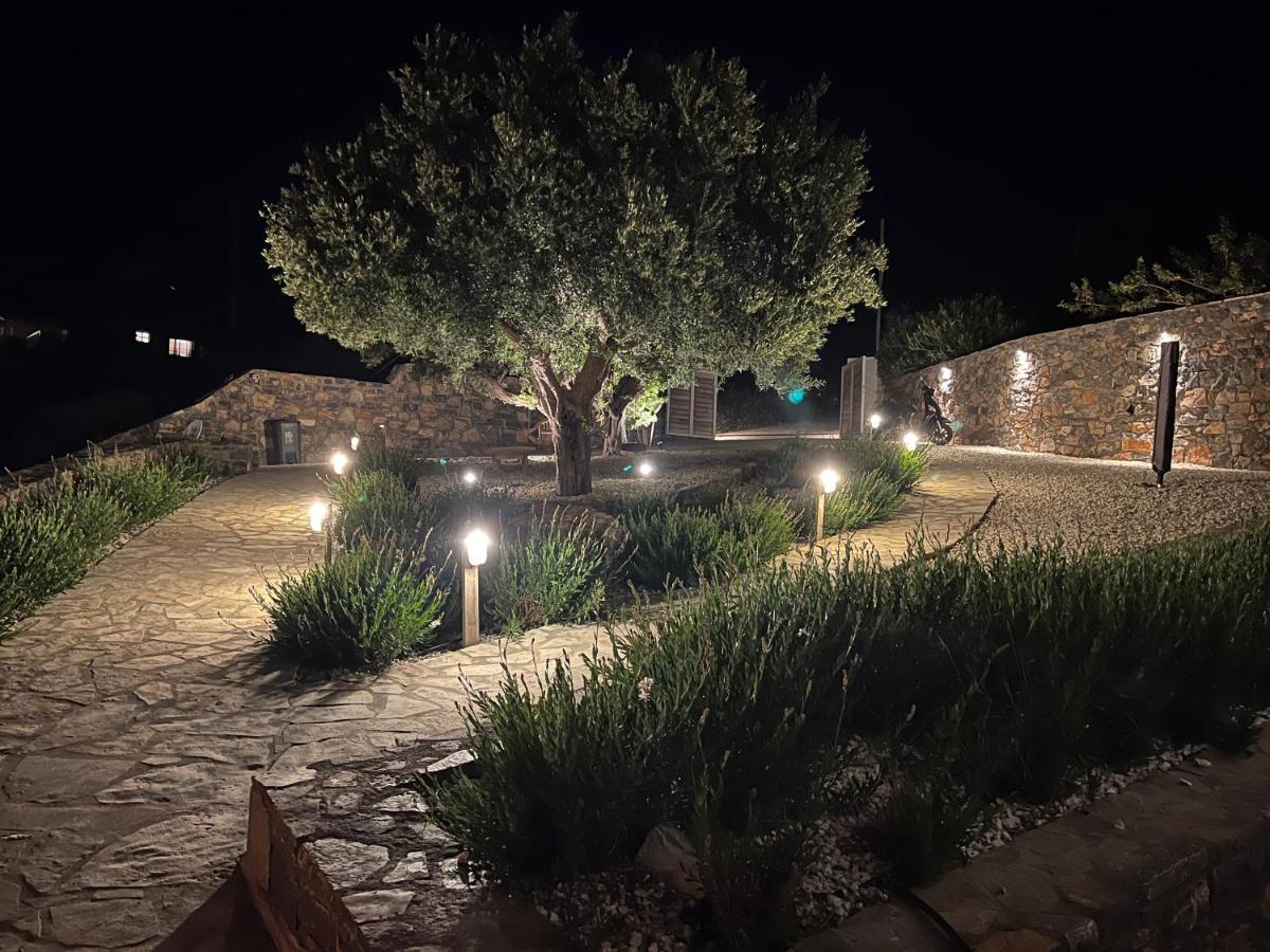 Villa Estee, Luxury With Private Infinity Pool And Jacuzzi *