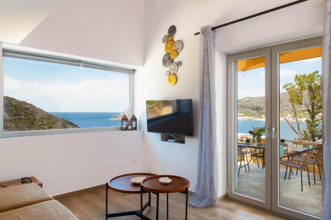 Sunset Coast House - Stone Holiday home