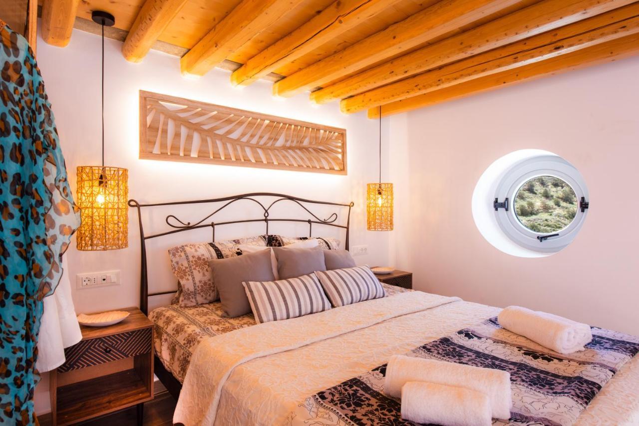 Sunset Coast House - Stone Holiday home