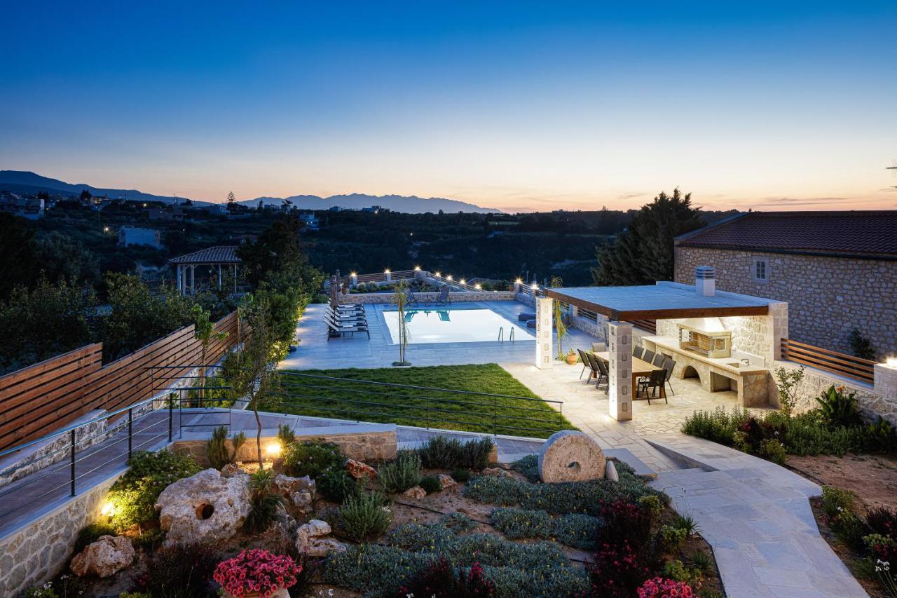 Villa New Luxurious With Stunning Pool,views &bbq! Asterion