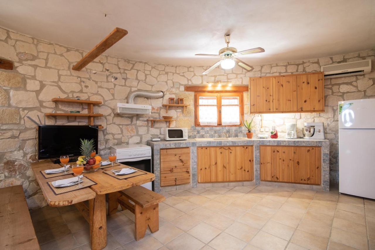 Holiday home Gerakomylos Stone House