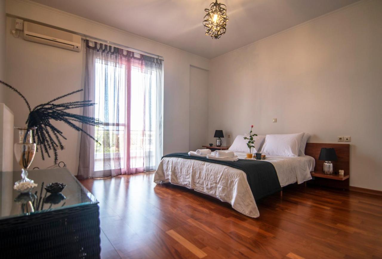 Akrata's Elegant Luxury Apartment *
