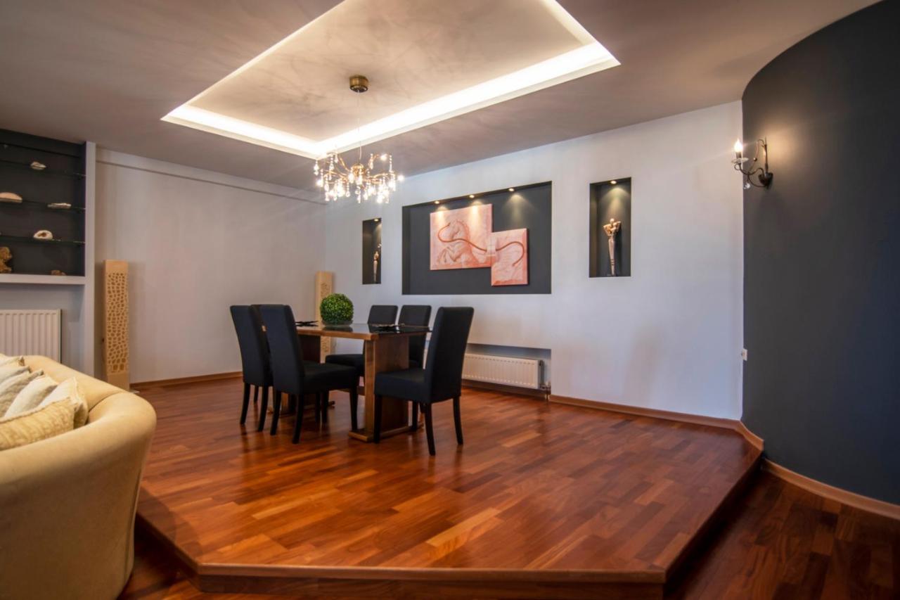 Akrata's Elegant Luxury Apartment *