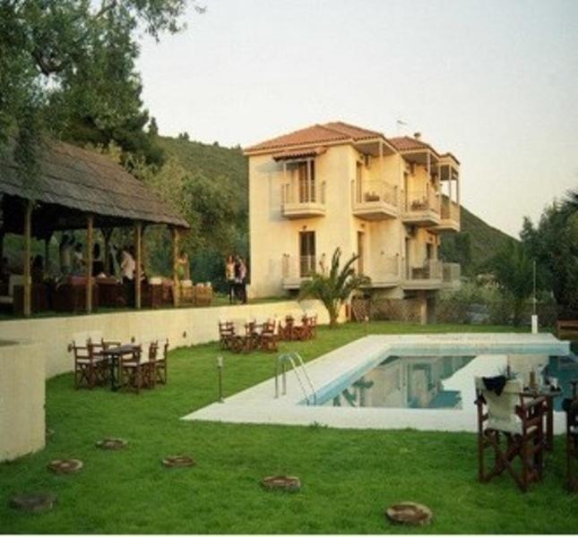 Hotel Yades