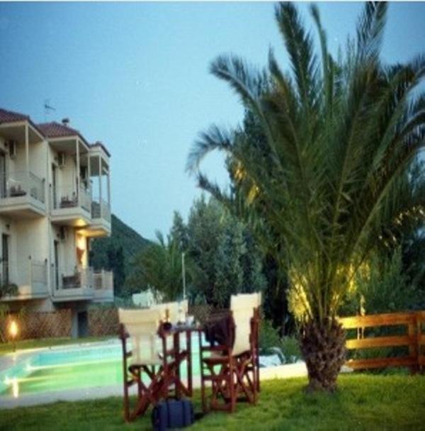 Yades Hotel
