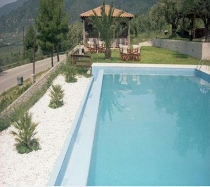 Yades Hotel Rovies
