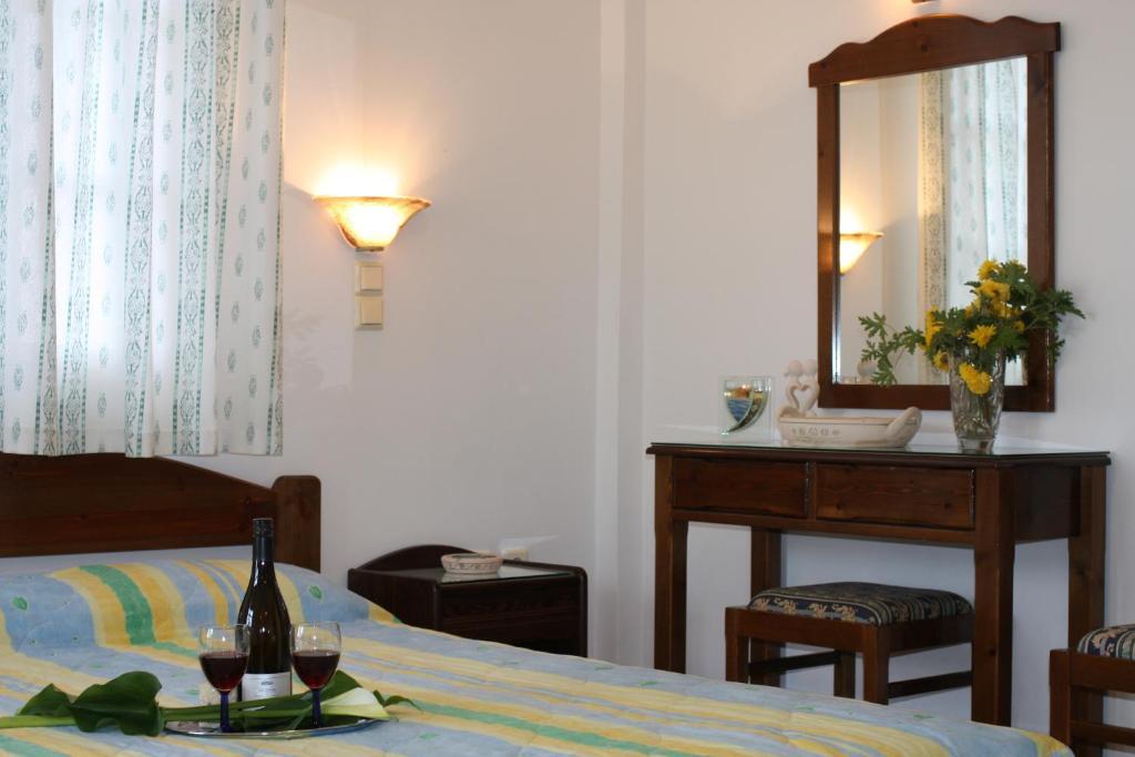 Mina's In Naxos Island Guest house 2*