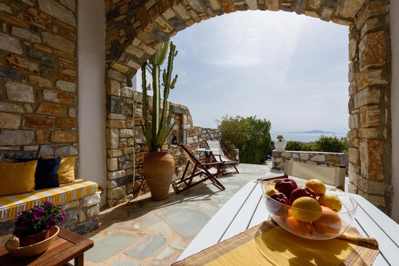 Balloo - A House Gazing Out On The Aegean Blue Holiday home Aspro Chorio