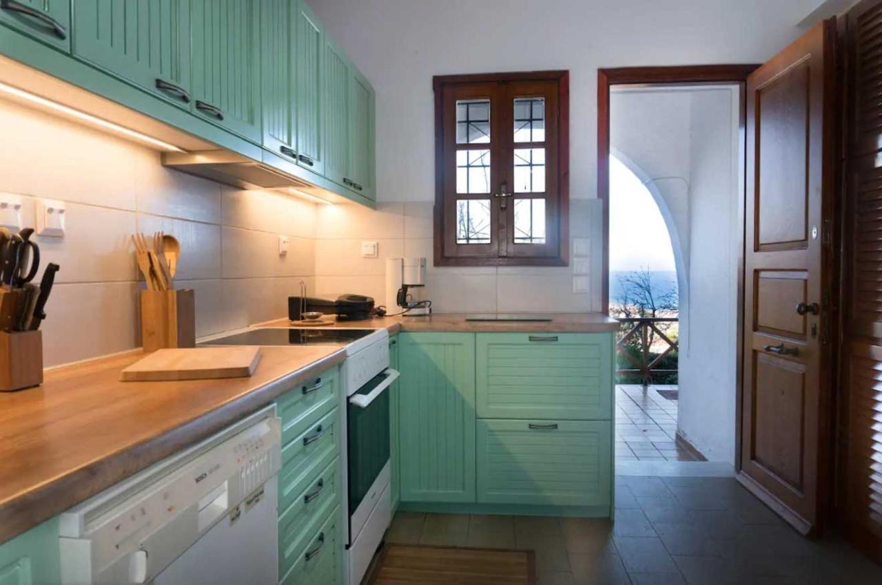 Mitsa With Stunning View On The Hill Holiday home Argassi