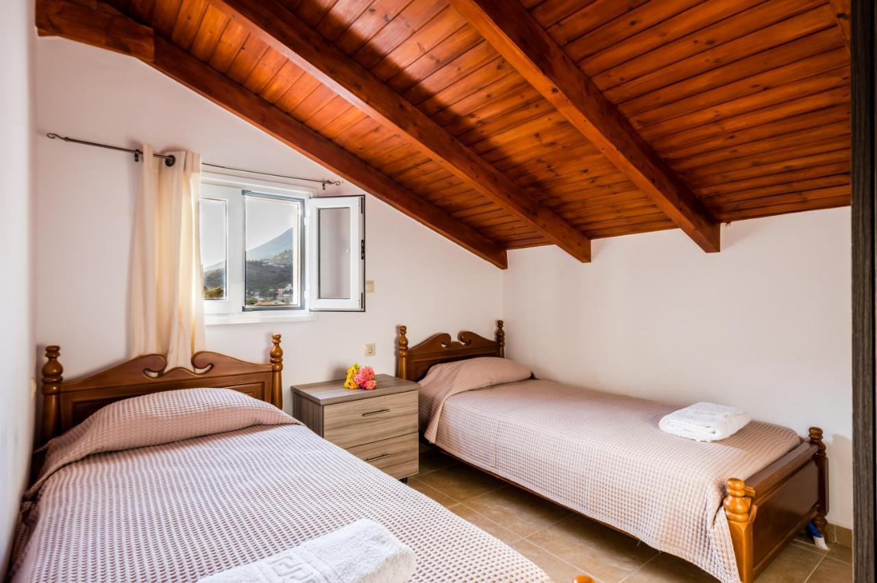Apartment Makris House