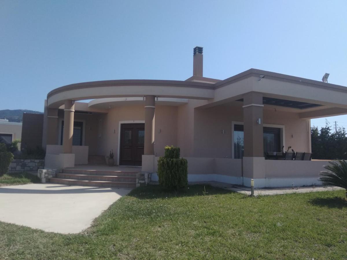 - Family Comfort With Large Garden, Jacuzzi Kos Town