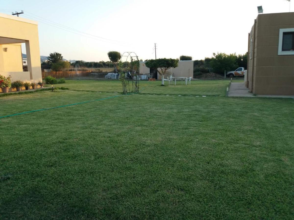 - Family Comfort With Large Garden, Jacuzzi