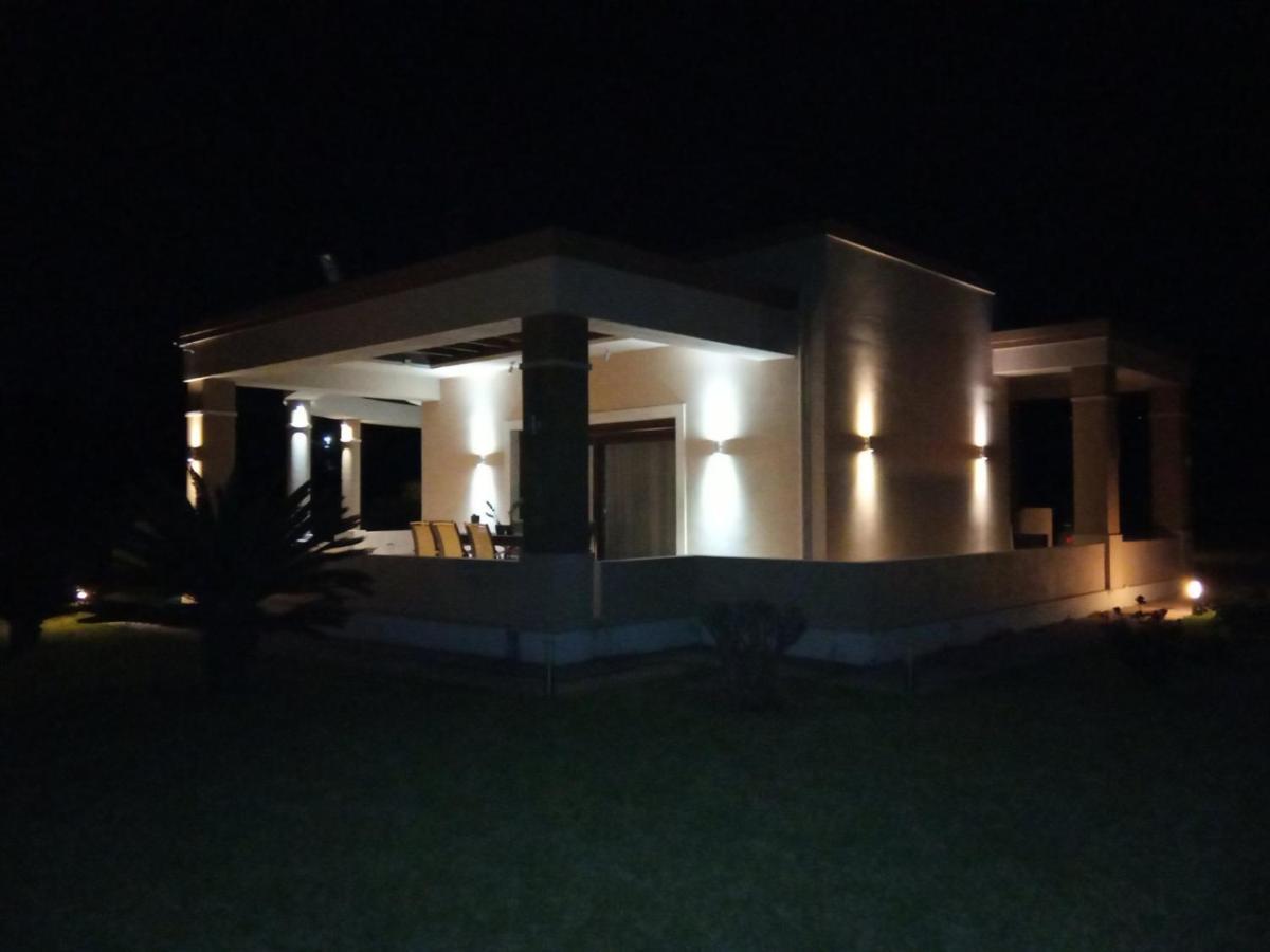 Villa - Family Comfort With Large Garden, Jacuzzi Kos Town