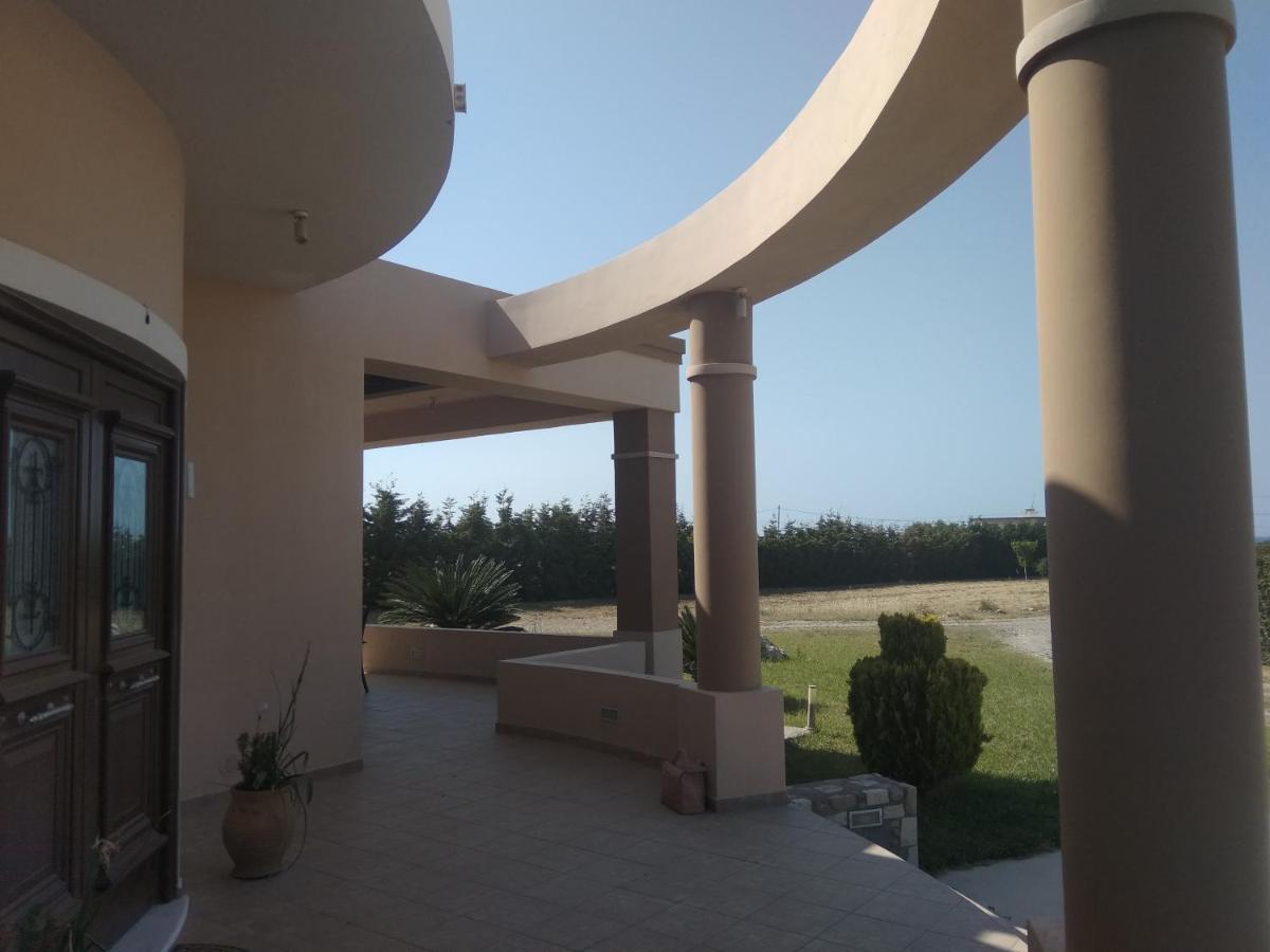 Villa - Family Comfort With Large Garden, Jacuzzi