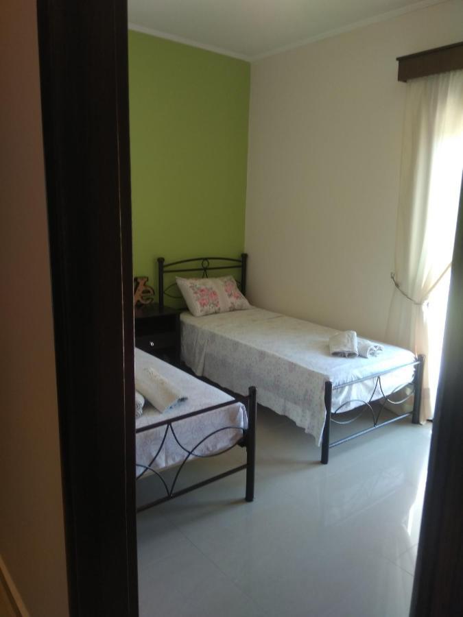 Villa - Family Comfort With Large Garden, Jacuzzi *