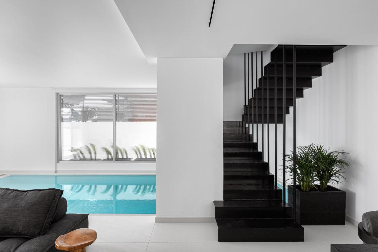 Black Stone Villa *