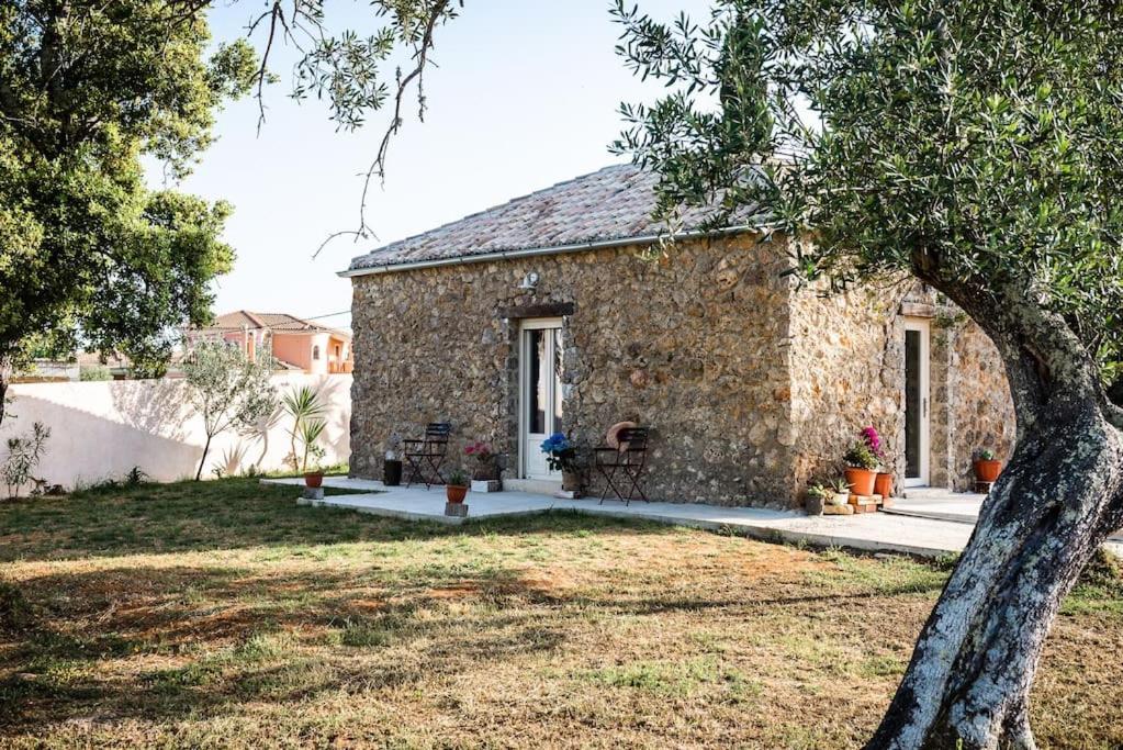The Wild Cyclamen Stone House And Estate Holiday home Dassia (Corfu)