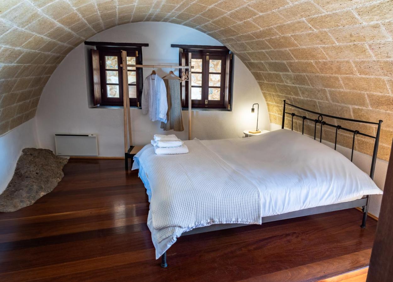 Kyklamino Castlehouse *
