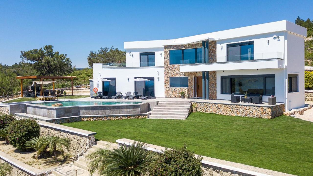 Villa Indira *