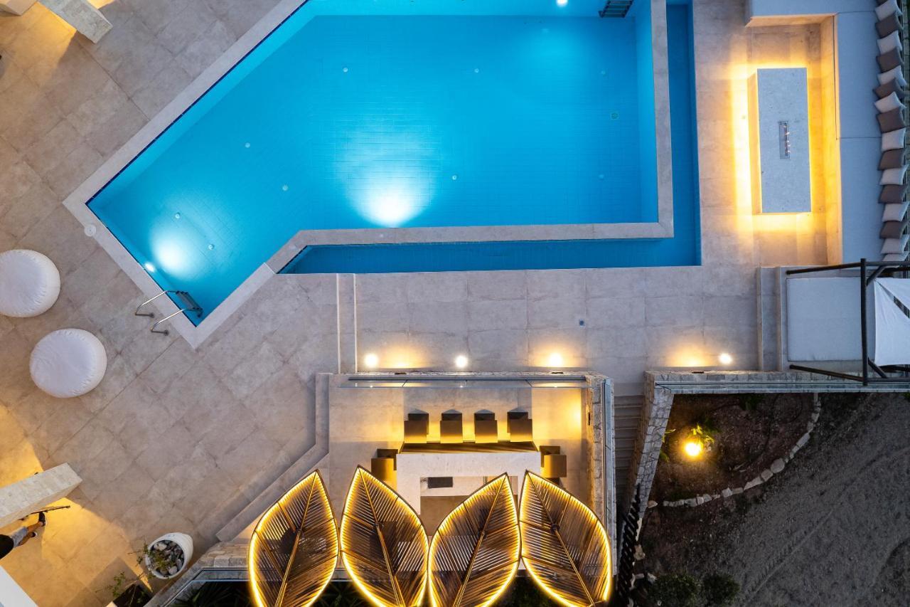 Villa Alpha Estate &