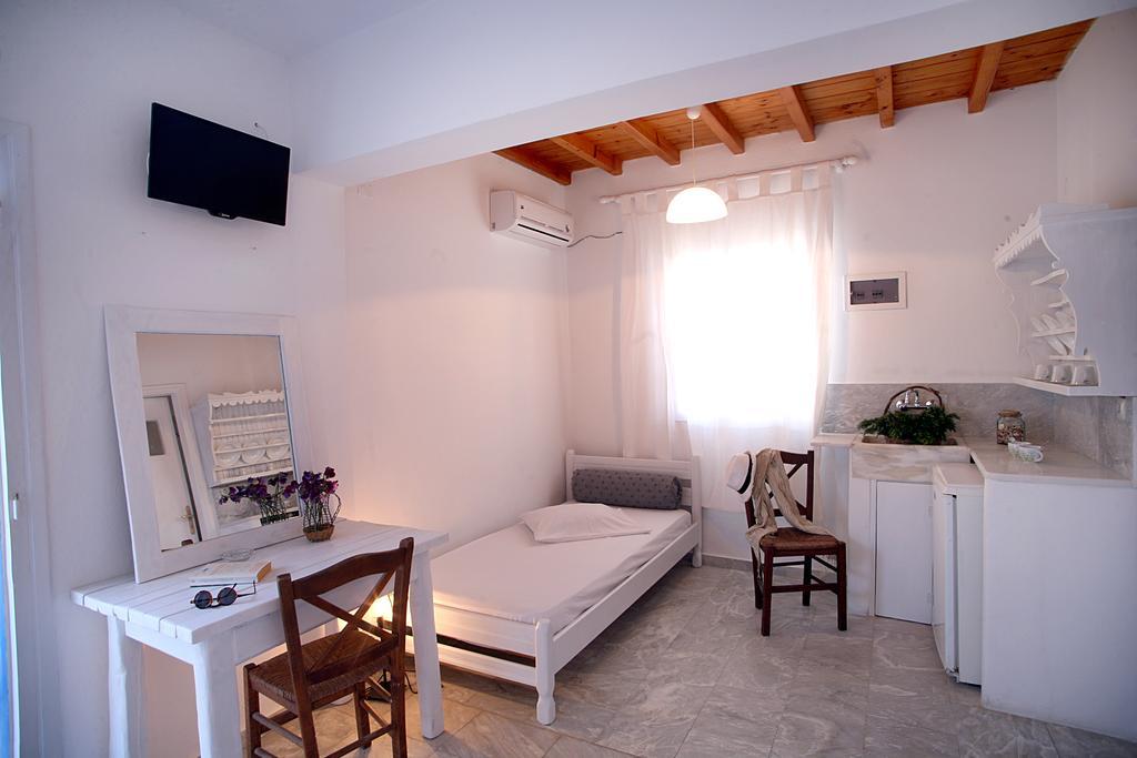 Voula &