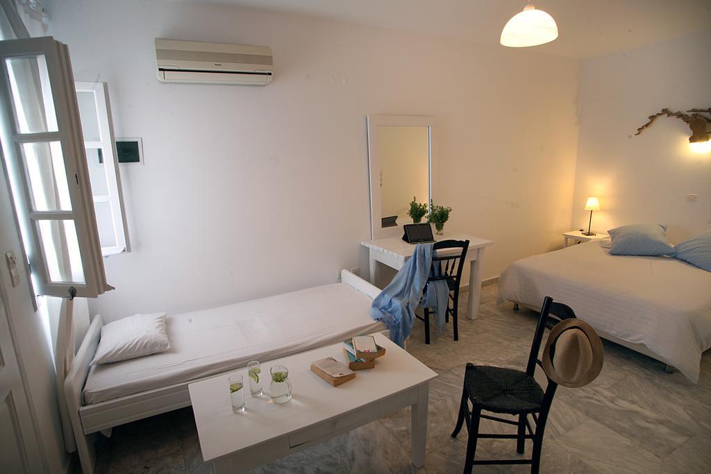 Voula & Aparthotel Tourlos