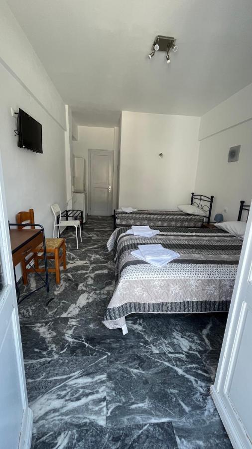 Meropi Kamares (Sifnos)