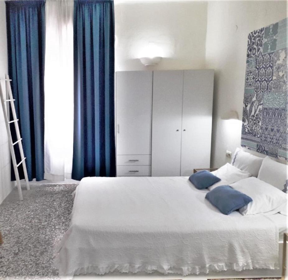Stylish Studios Apartment Moirai