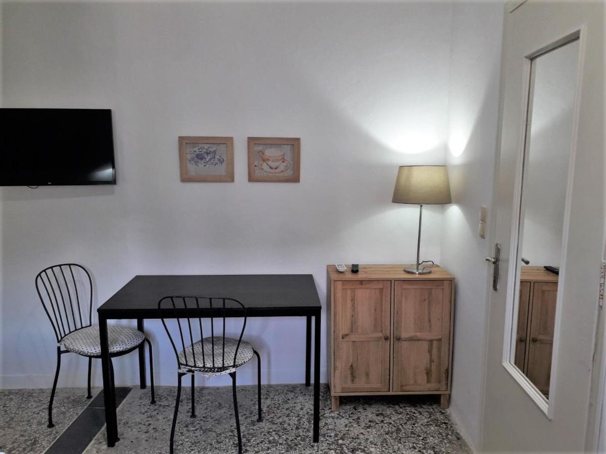 Stylish Studios Apartment