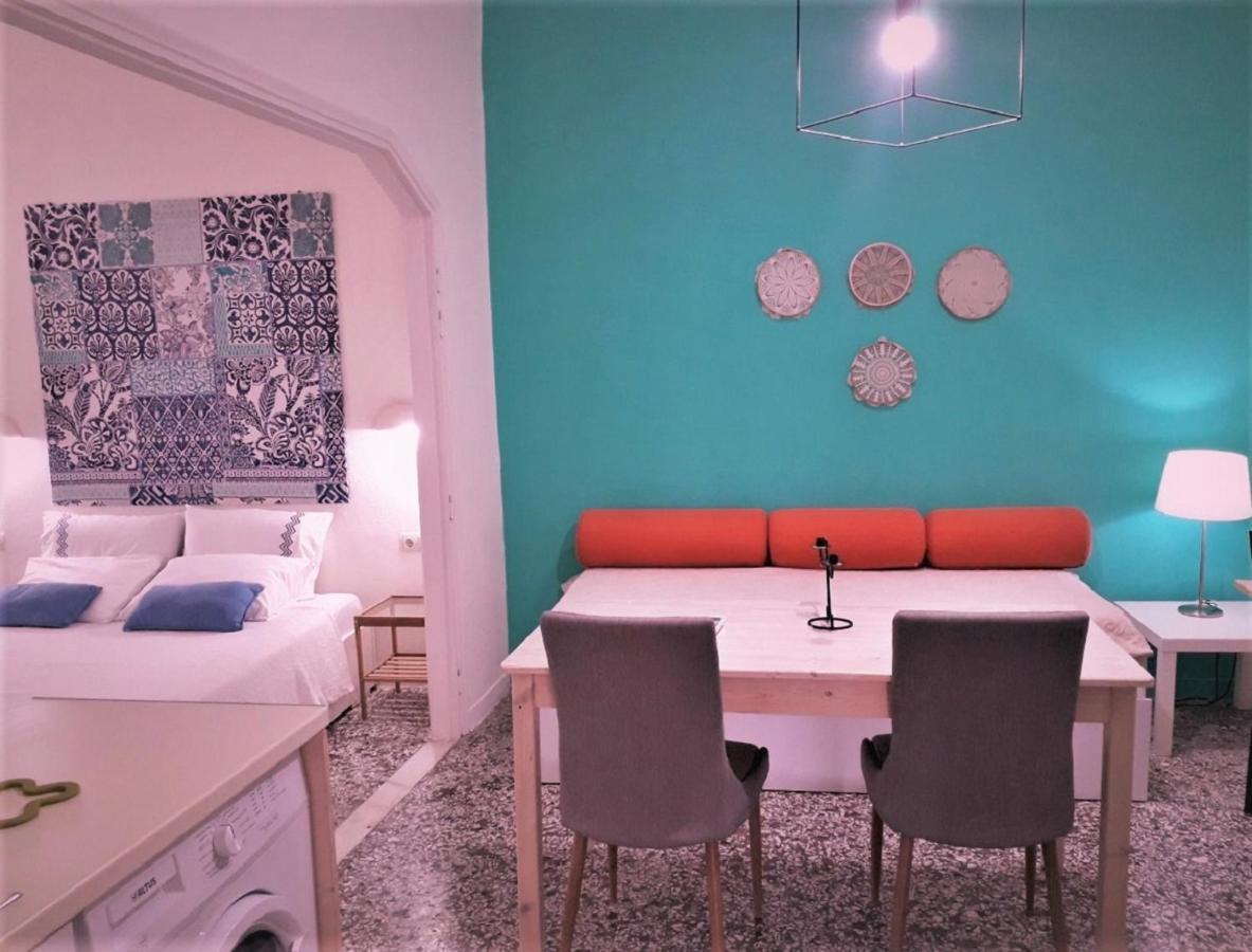 Stylish Studios Apartment Moirai