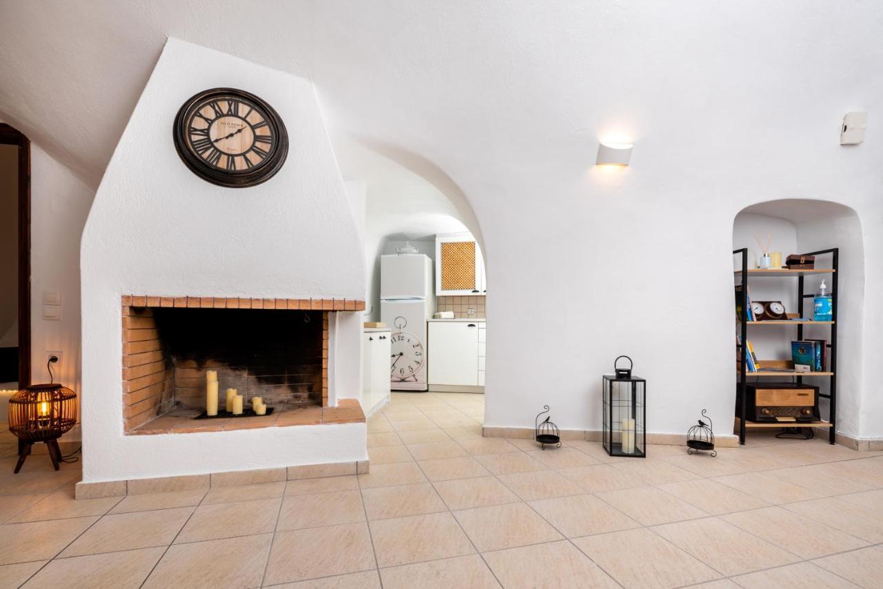 Iridanos Cave House Holiday home *