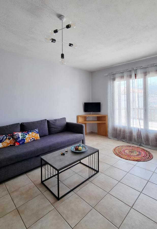 Apartment Maistros - Pera *