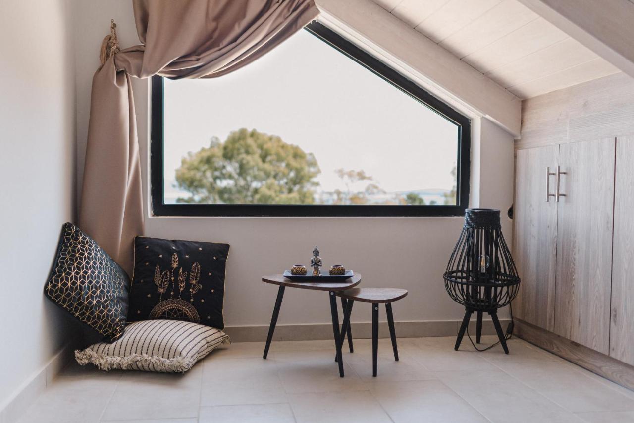 Ariti Luxury Apartment, Nikiana