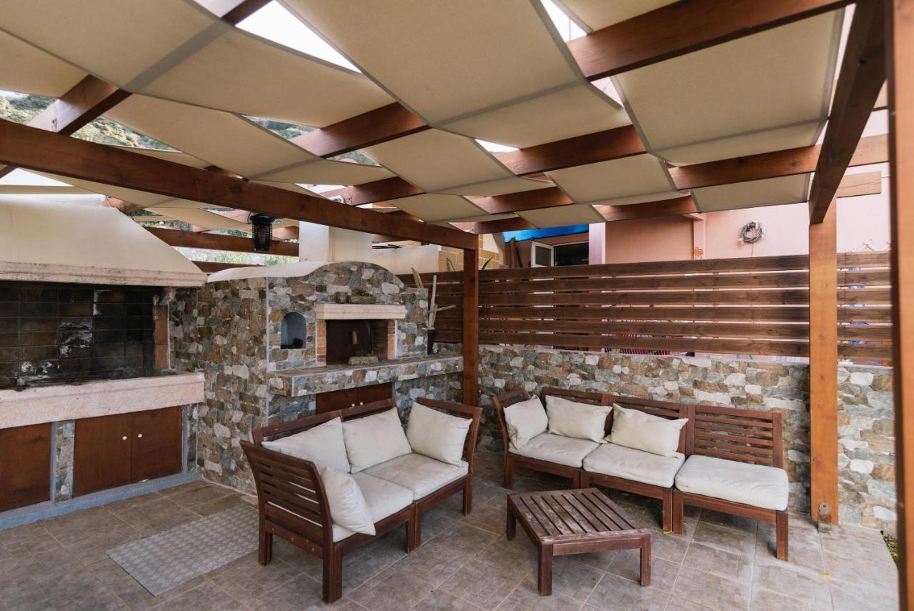 Front With Swimming Pool * Ligaria (Crete)