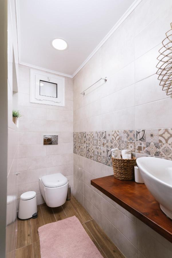 Front With Swimming Pool Villa Ligaria (Crete)